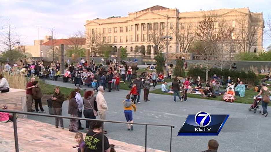 Nebraska Wildlife Rehab teaches community about bats