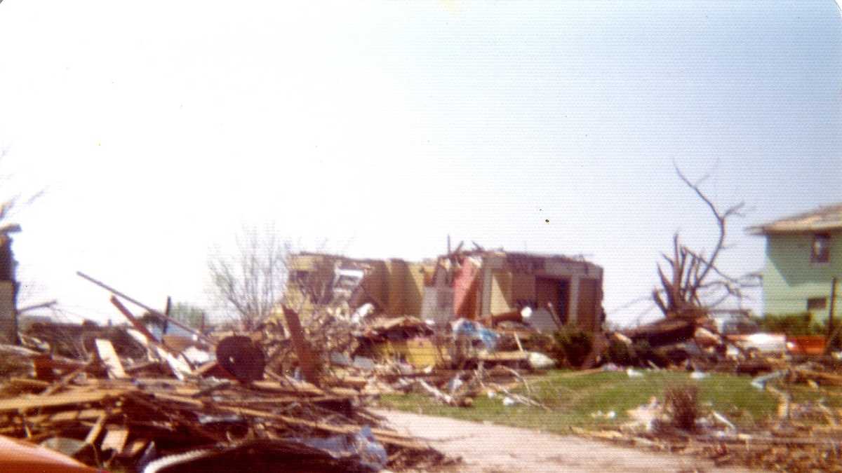 Photos of 1975 tornado damage by Dan Kaiser