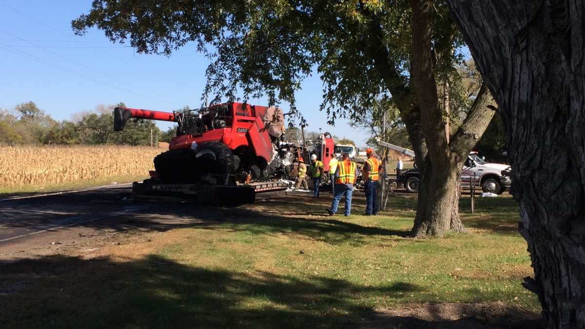 2 killed in fatal crash west of Fremont; Highway 30 closed