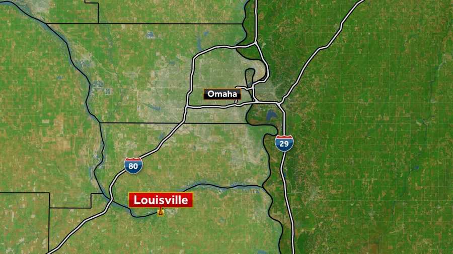 Man trapped, injured after plane crash in Louisville