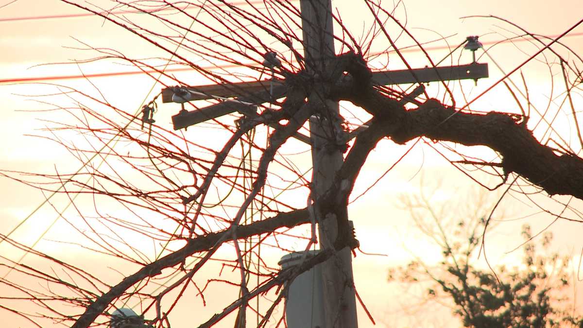 Power outage affects hundreds in north Omaha