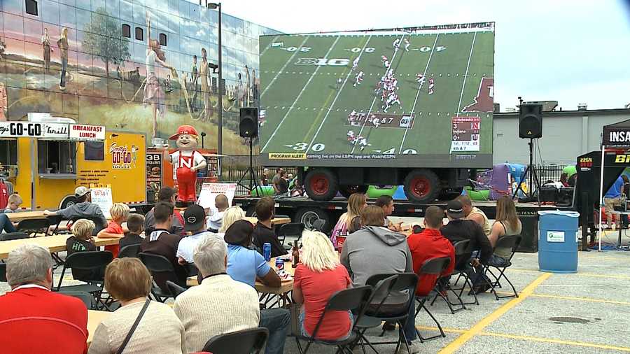 The Old Mattress Factory Bar and Grill joined forces with its competitors Saturday to bring out Husker fans together.