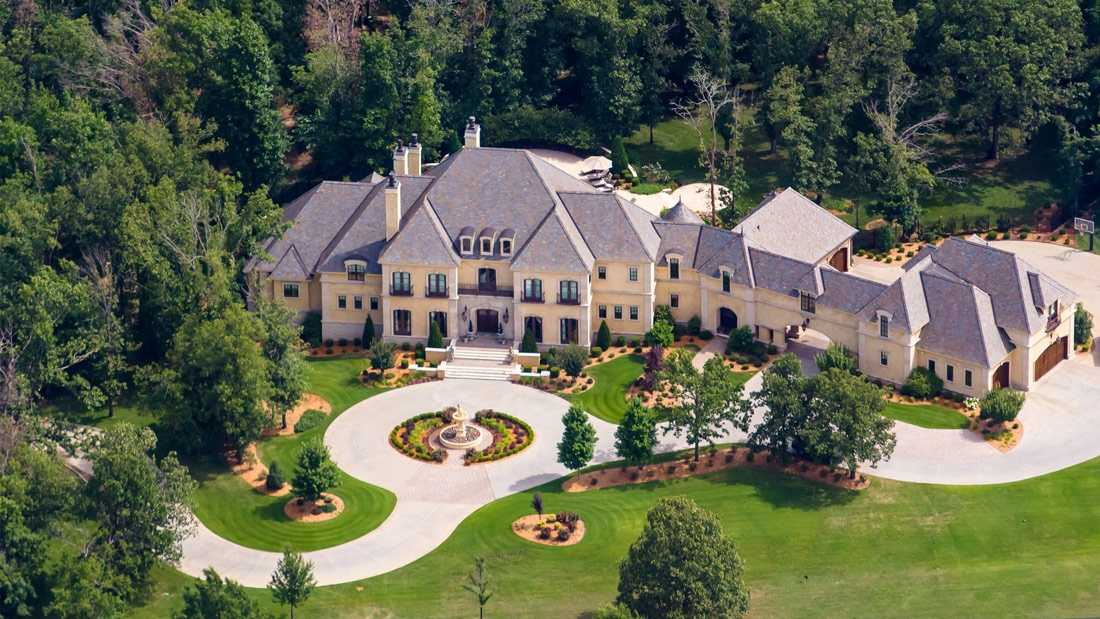 Mansion Mondays Tour this 5.5M home in Fayetteville