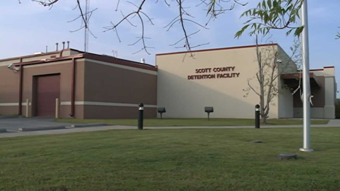 Jailer's alleged victim says incident occurred in isolation cell