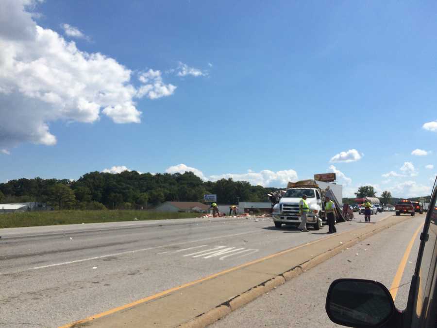 IMAGES Semis, cars involved in major crash at Hwy 71 in Bella Vista
