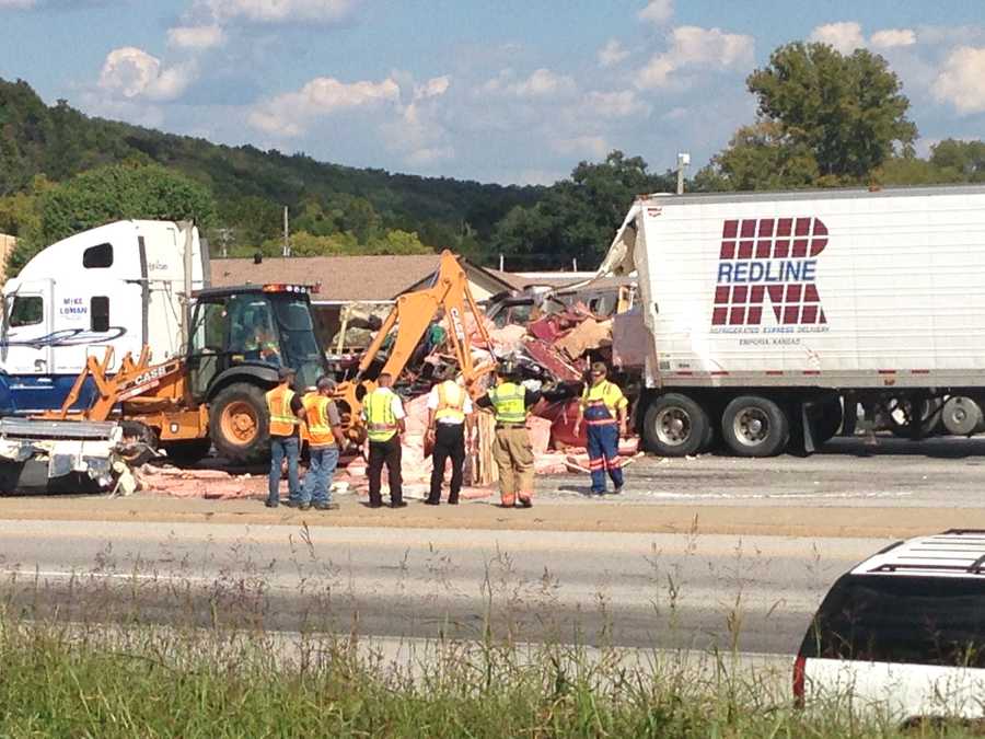 IMAGES Semis, cars involved in major crash at Hwy 71 in Bella Vista