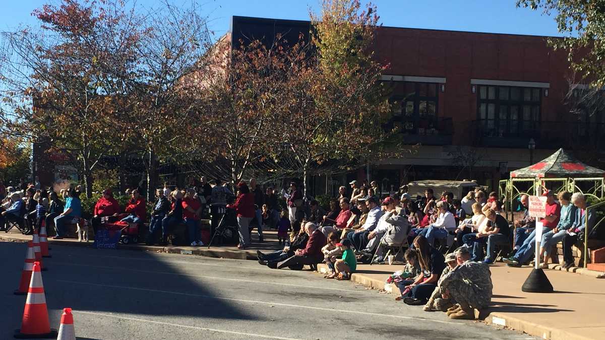 Veterans day parade fayetteville ar