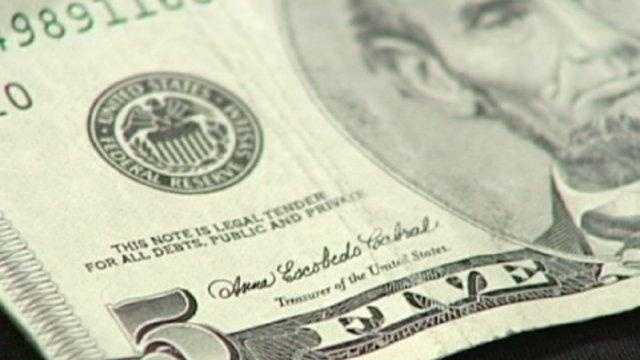Missouri minimum-wage workers see small pay hike