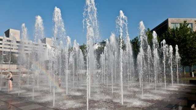 City of Fountains is turning blue for Royals