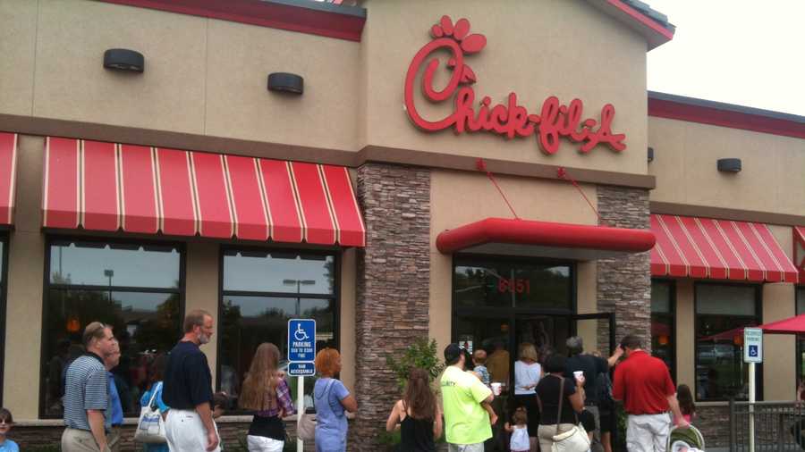 Fil A Reciation Day Creates Long Lines At Area Restaurants Thousands Of Customers Created Long Lines At Kansas City Metro Fil A Restaurants