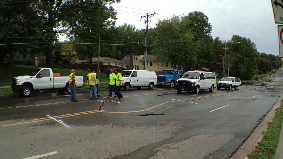 Water main break causes road to buckle in south KC