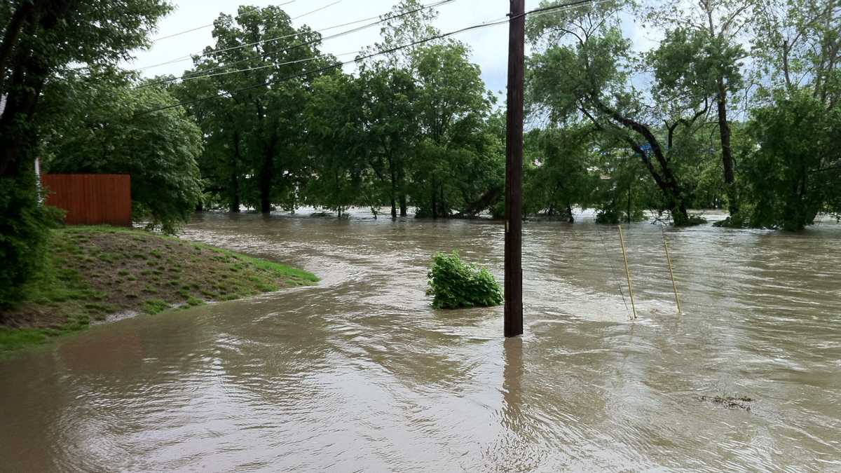 Images: Flash flooding reported across the Kansas City metro