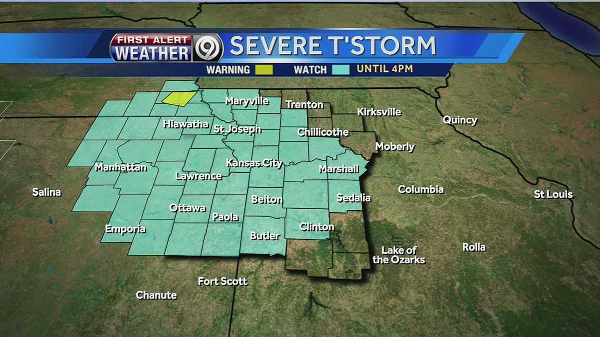 Heavy rain, lightning push through Kansas City