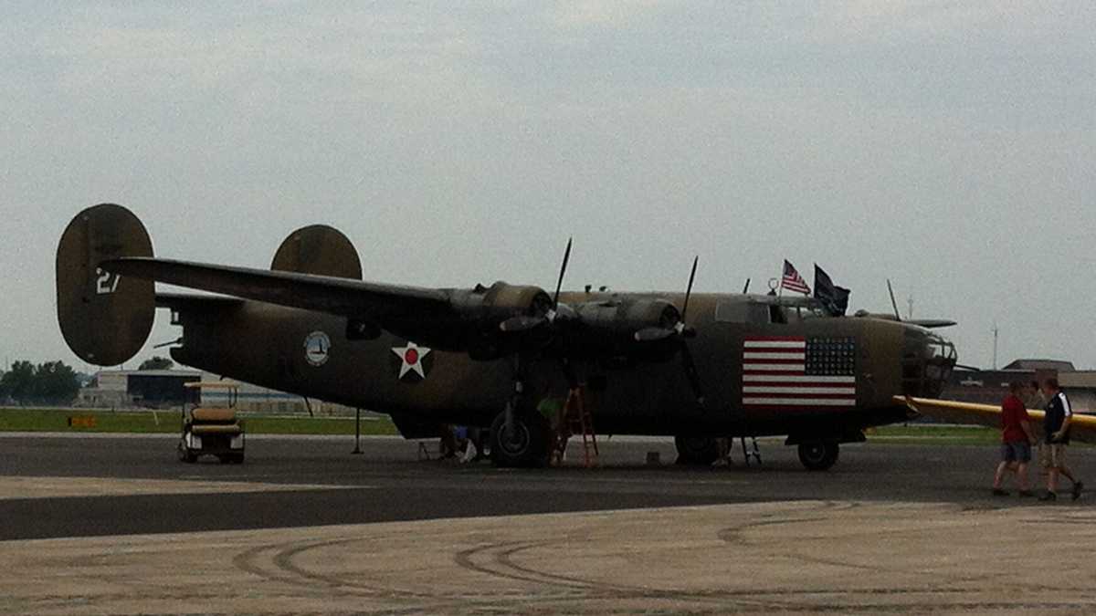 Historic planes invade Gardner for air expo