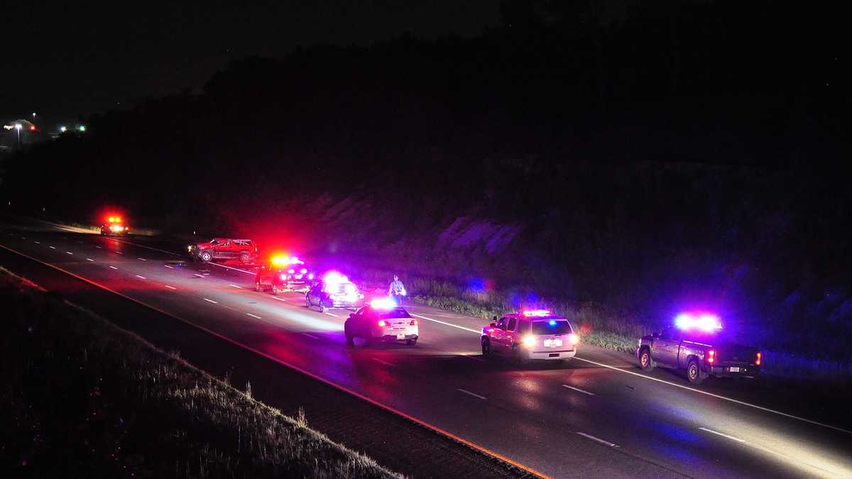 Man ejected from vehicle on I-435 dies