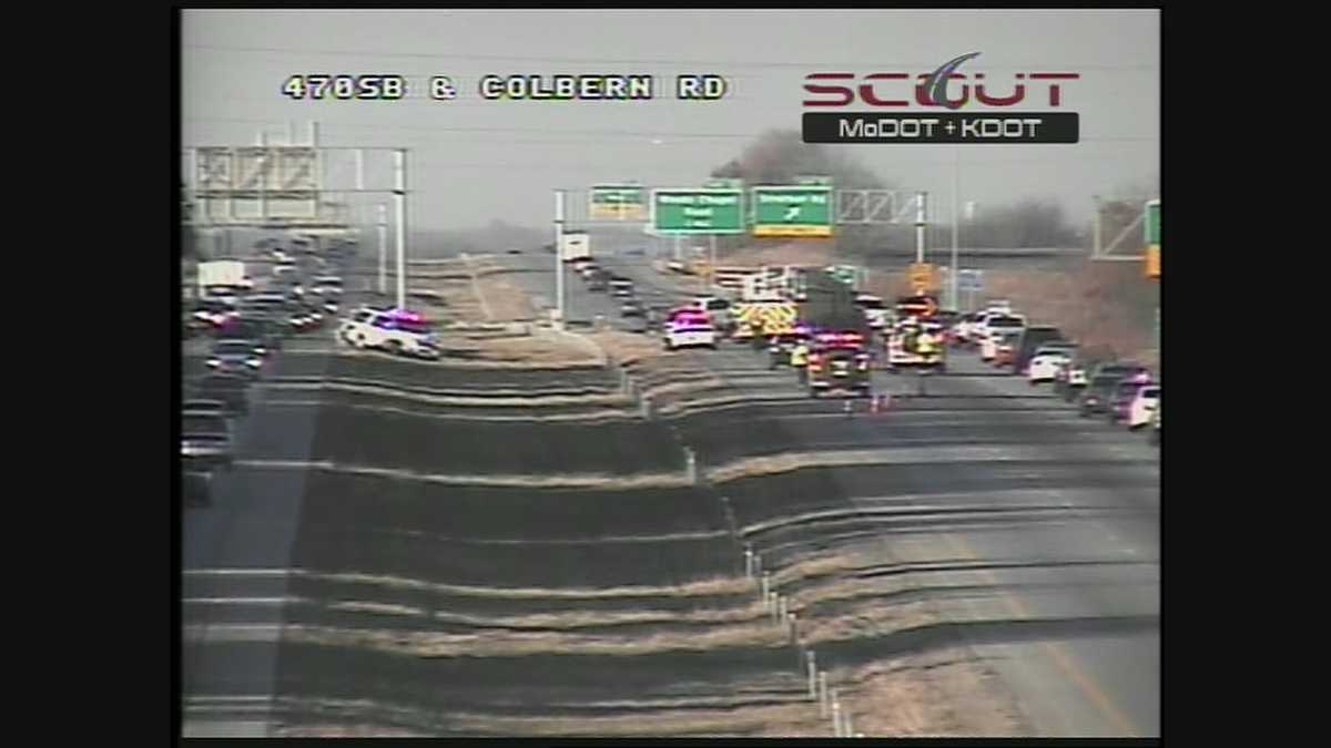 Vehicles collide in crossover crash on I470 in Lee's Summit