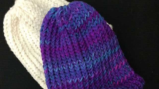 Hospital employee crochets projects for cancer patients