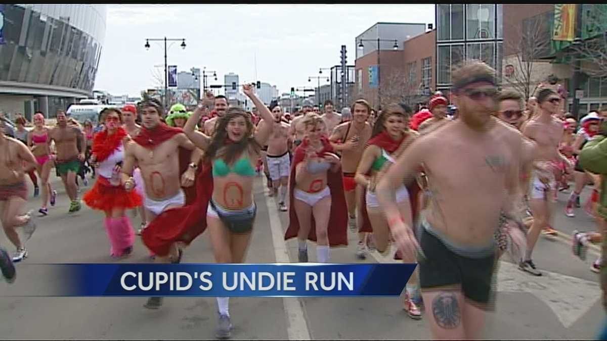 Images Hundreds Run Through Downtown Kc In Their Underwear