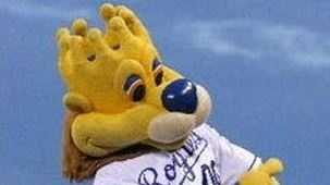 Royals mascot Sluggerrr needs to step off Mrs. Met 