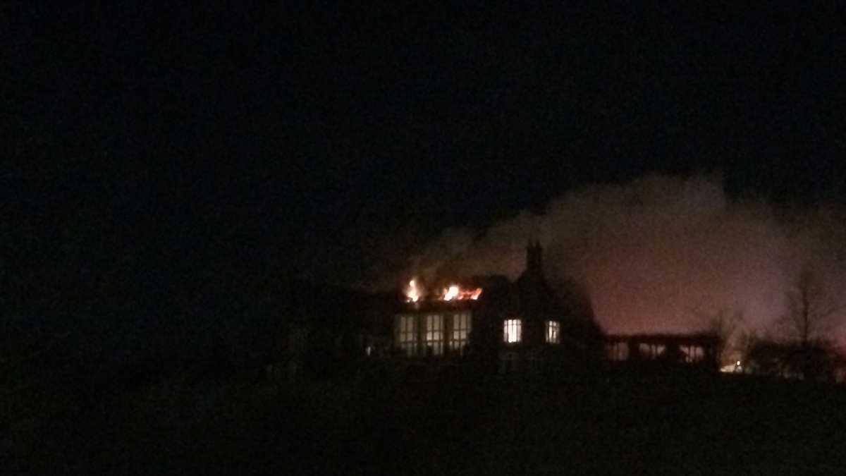 Fire destroys mansion in briarcliff