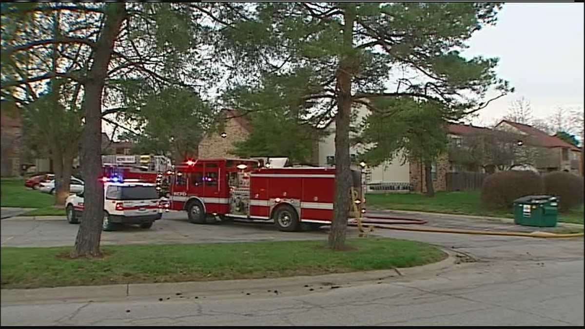 Fire damages units at KC apartment complex