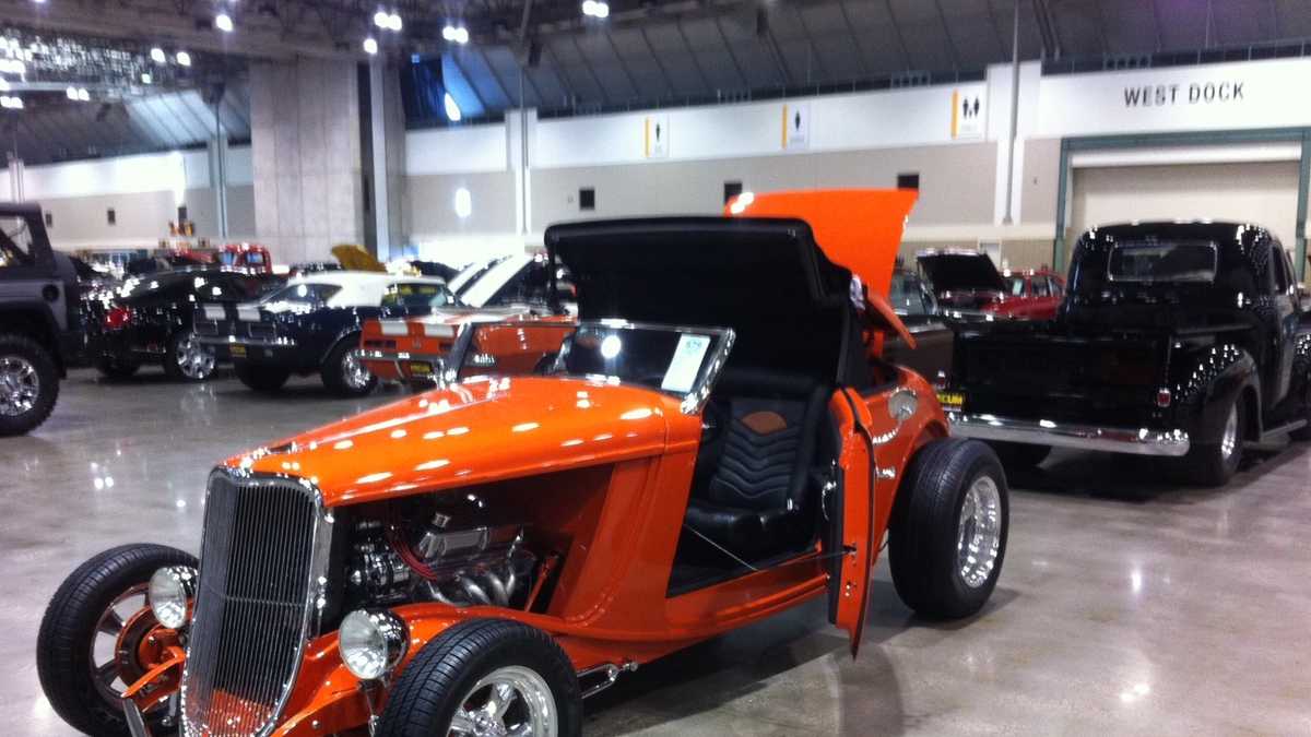 Images Mecum Kansas City spring auction at Bartle Hall