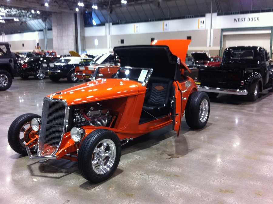 Images Mecum Kansas City spring auction at Bartle Hall