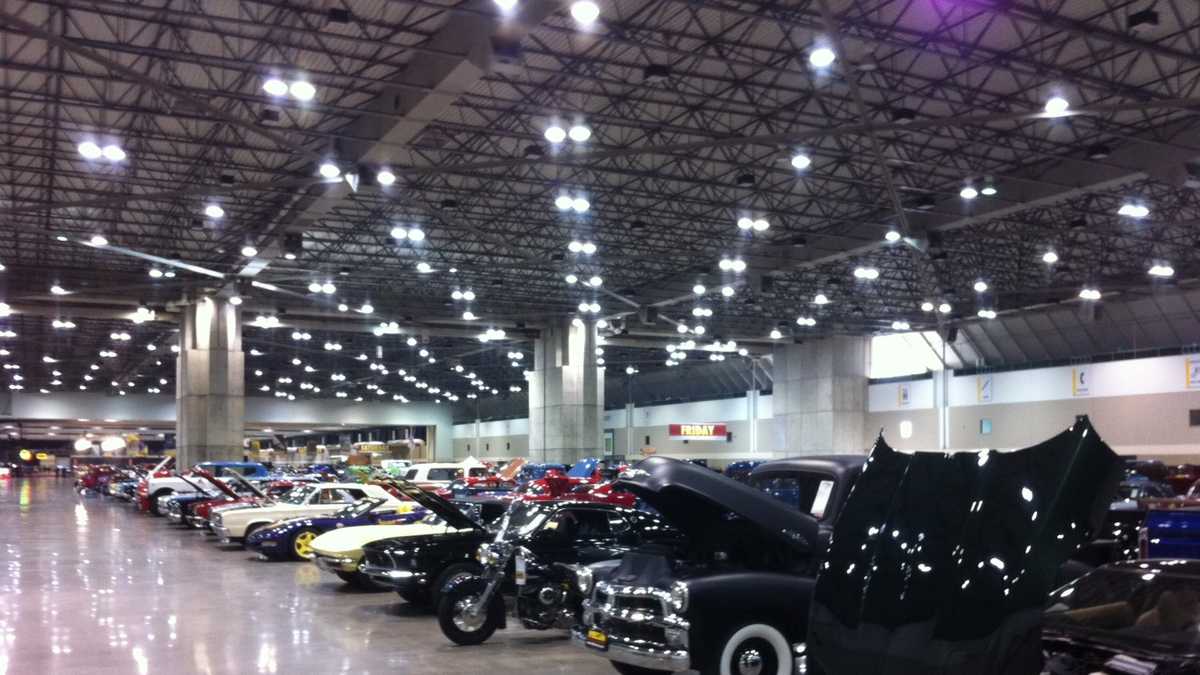 Images Mecum Kansas City spring auction at Bartle Hall