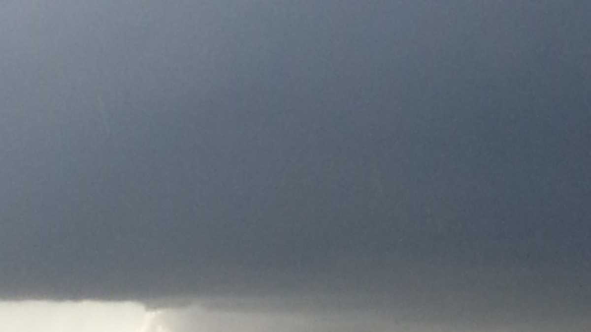 Images Tornado near Hume, Missouri