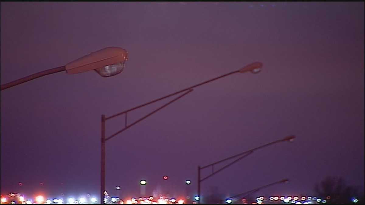 MoDOT: About 25 percent of highway lights are dark