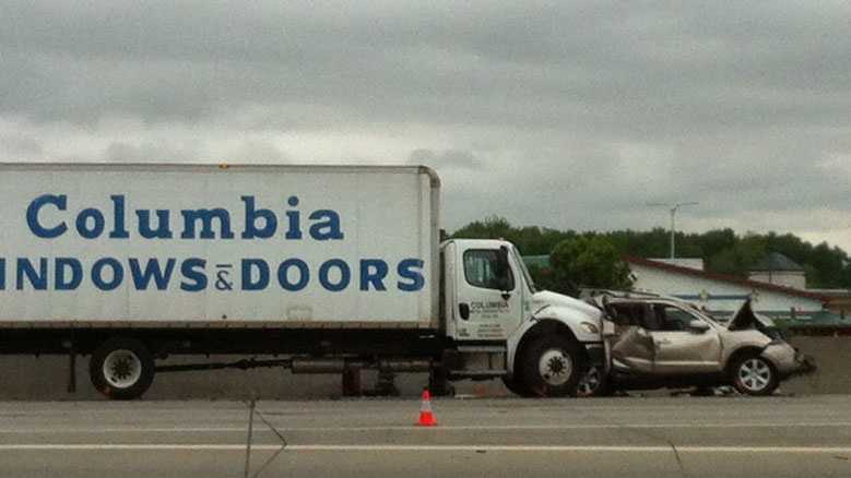 Crash on EB I-70 at Little Blue Parkway injures 4