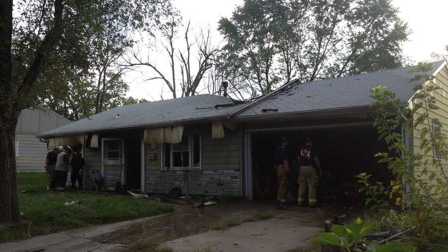 Gladstone firefighters find man's body while battling house fire