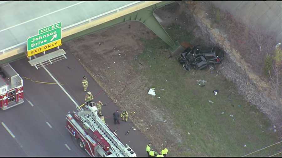 Leavenworth man dies in crash on I435 at Johnson Drive