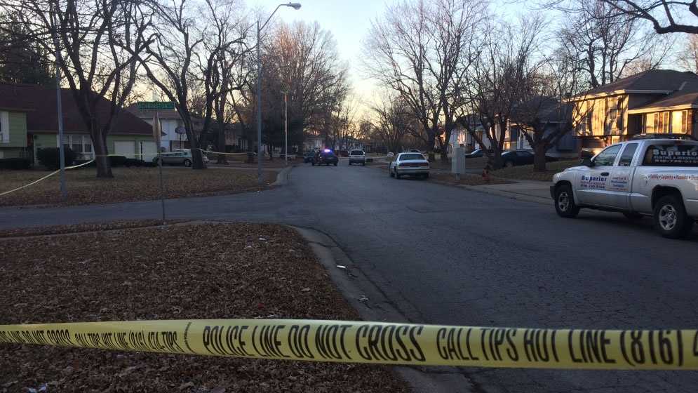 Man dies, woman injured in southeast KC shooting