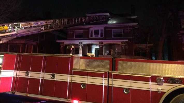 Crews respond to apartment fire in KCMO