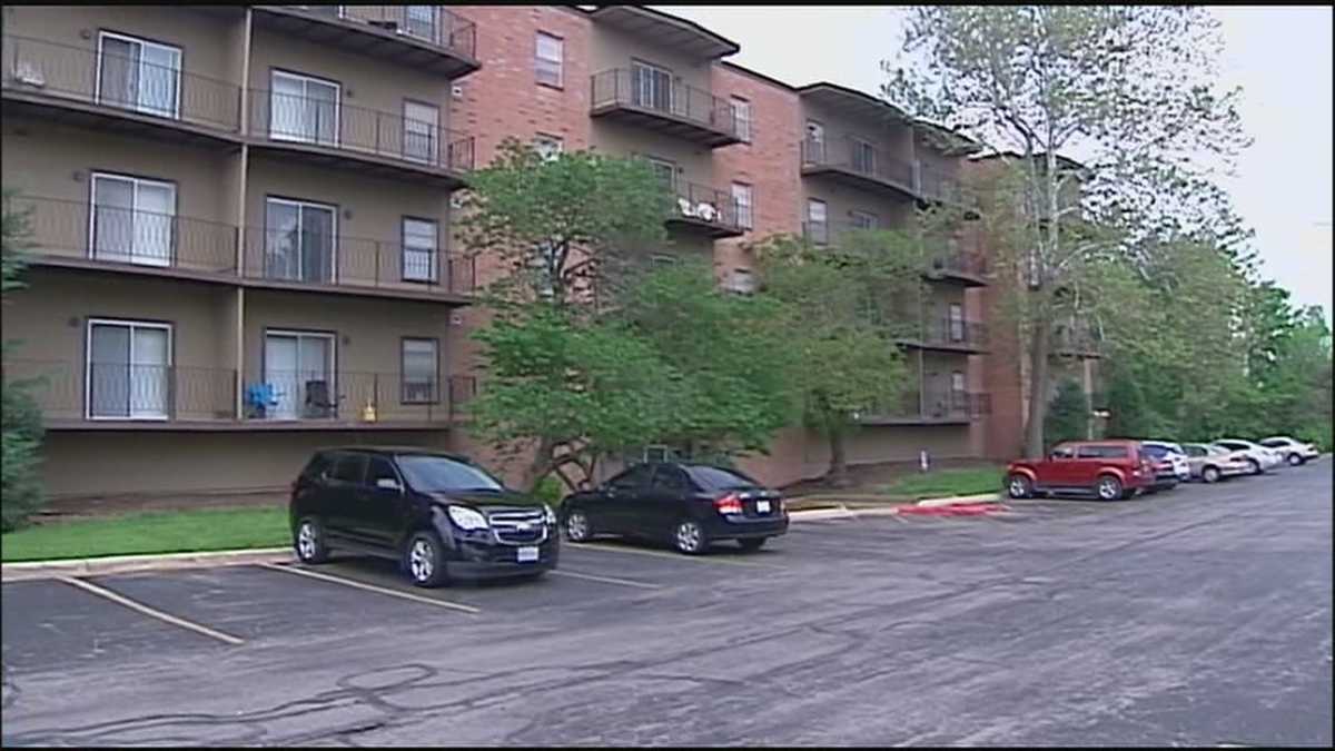 Gunbattle at south KC apartment building leaves tenants rattled