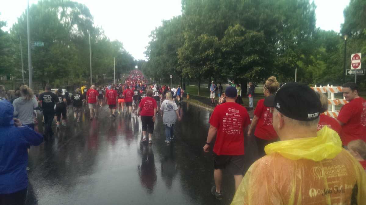 Thousands Brave Rain For Amy Thompson Run In Loose Park