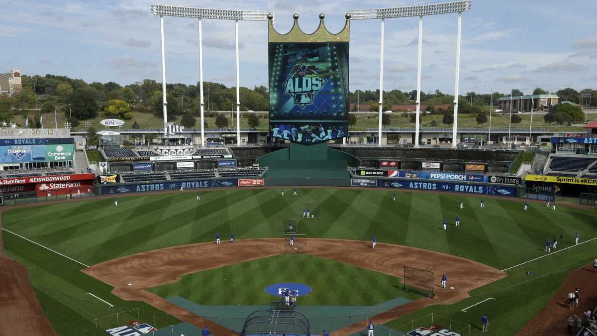 Kansas City Royals, among all major pro U.S. sports teams, have biggest  attendance increase over decade