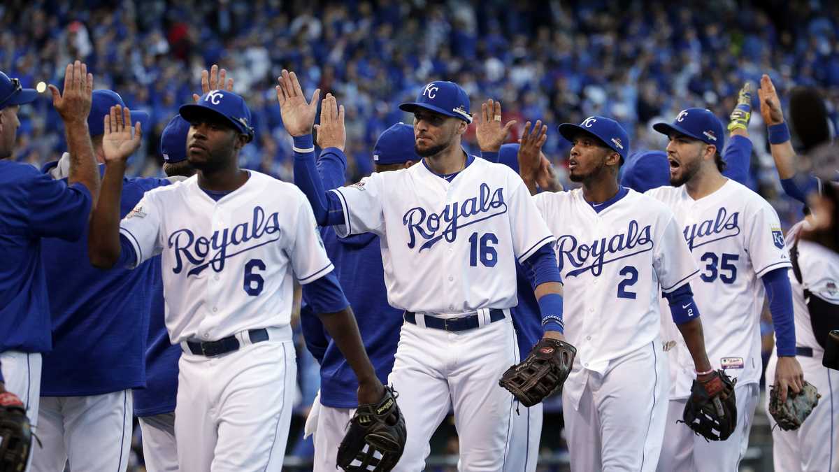 Royals Rally Behind Johnny Cueto to Pull Even With Astros - The