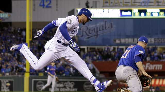 Former Royals outfielder Paulo Orlando becomes U.S. citizen