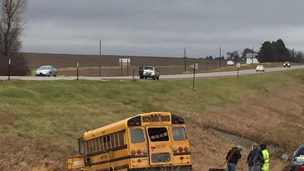 Students injured in school bus crash in northeast Kansas