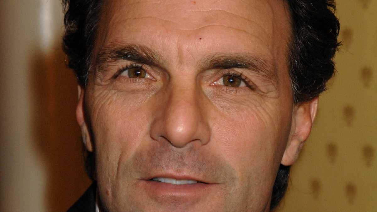 The Tragic Story of Doug Flutie's Parents Who Died After Suffering Heart  Attacks One Hour Apart