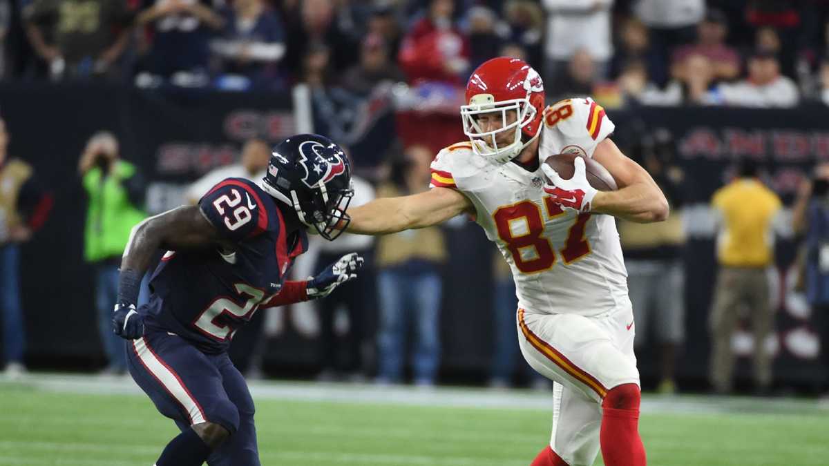 Chiefs beat Texans 30-0 for first playoff win since 1994 – The