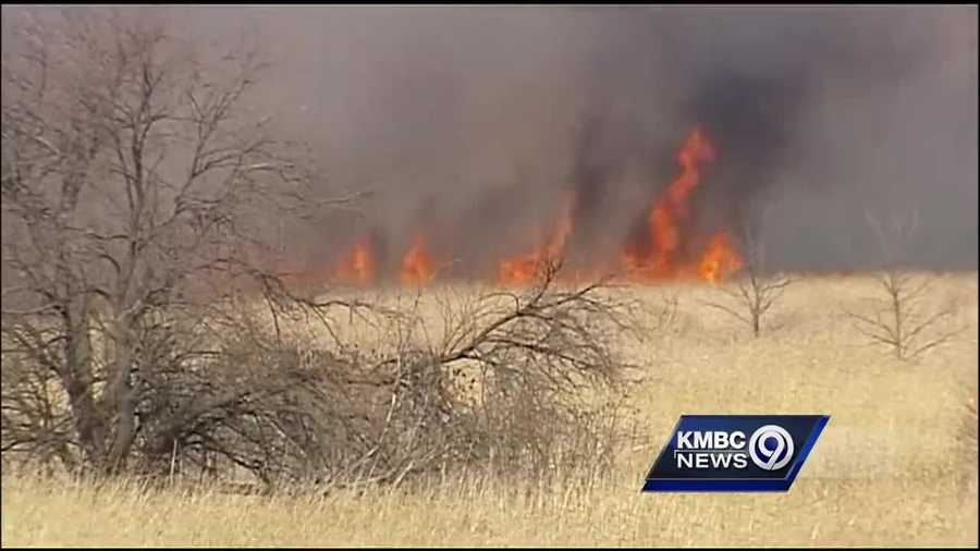 Fire crews contain Platte County grass fire