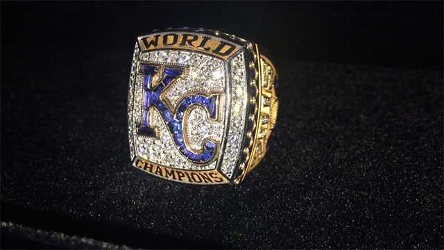 Royals receive World Series rings in pregame ceremony