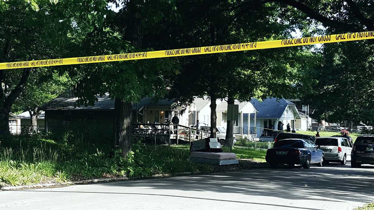 26-year-old man slain in east Kansas City home