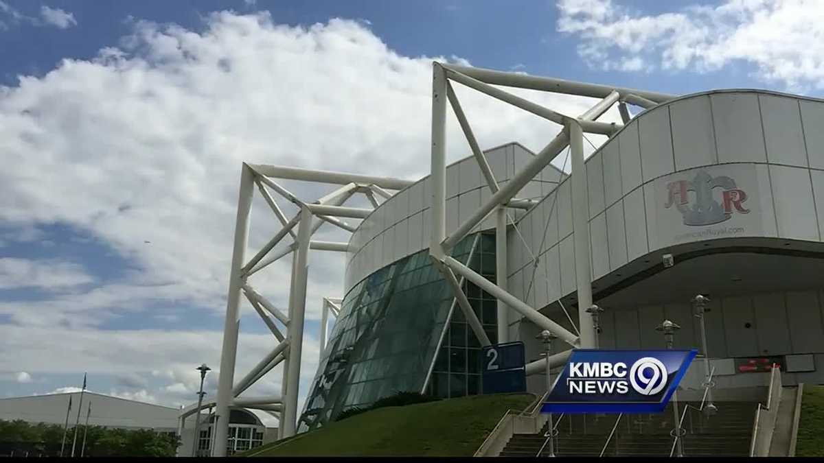 KC leaders meet at Kemper Arena to discuss building's future