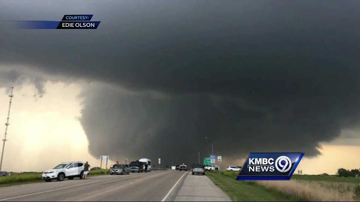 'Catastrophic' tornado damages homes in central Kansas