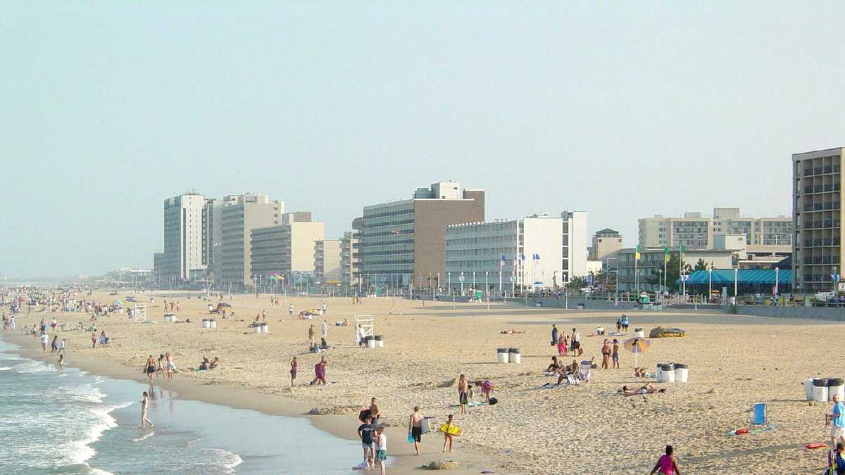 Windblown beach umbrella hits, kills woman in Virginia