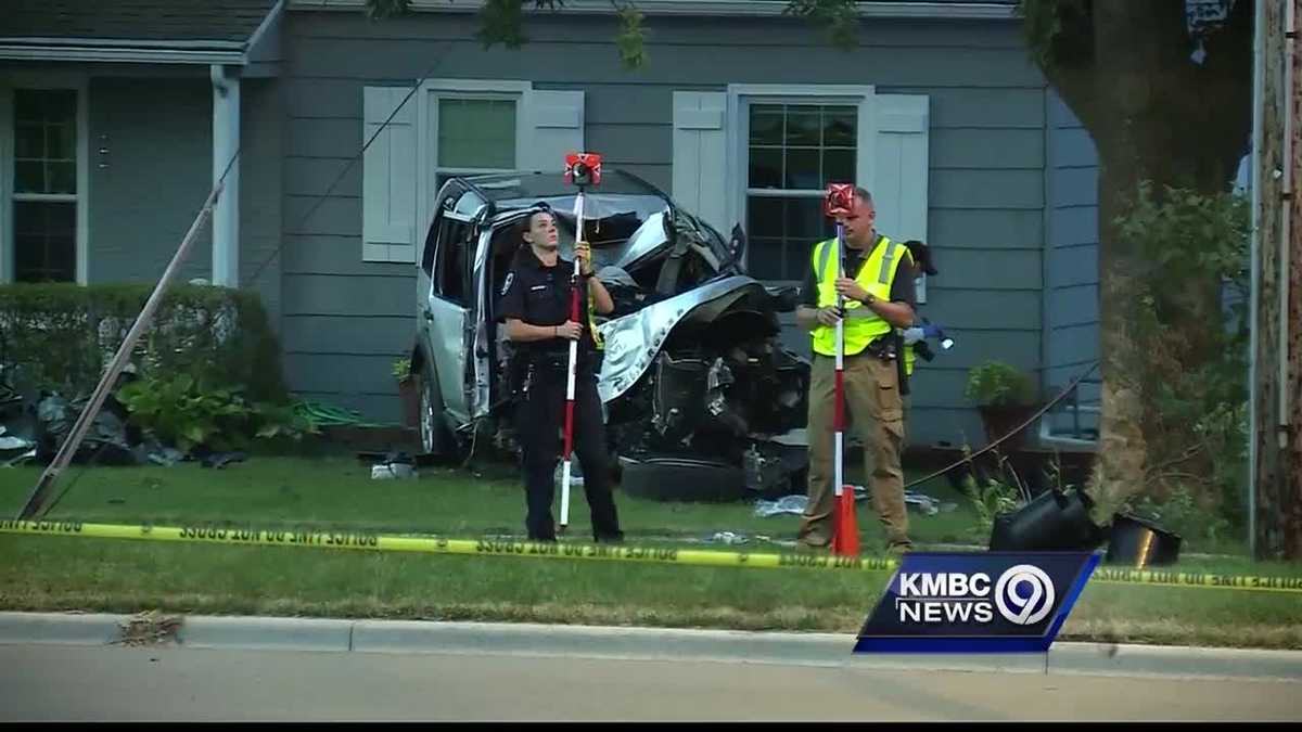 Stolen SUV crashes into yard of north Leawood home, police say